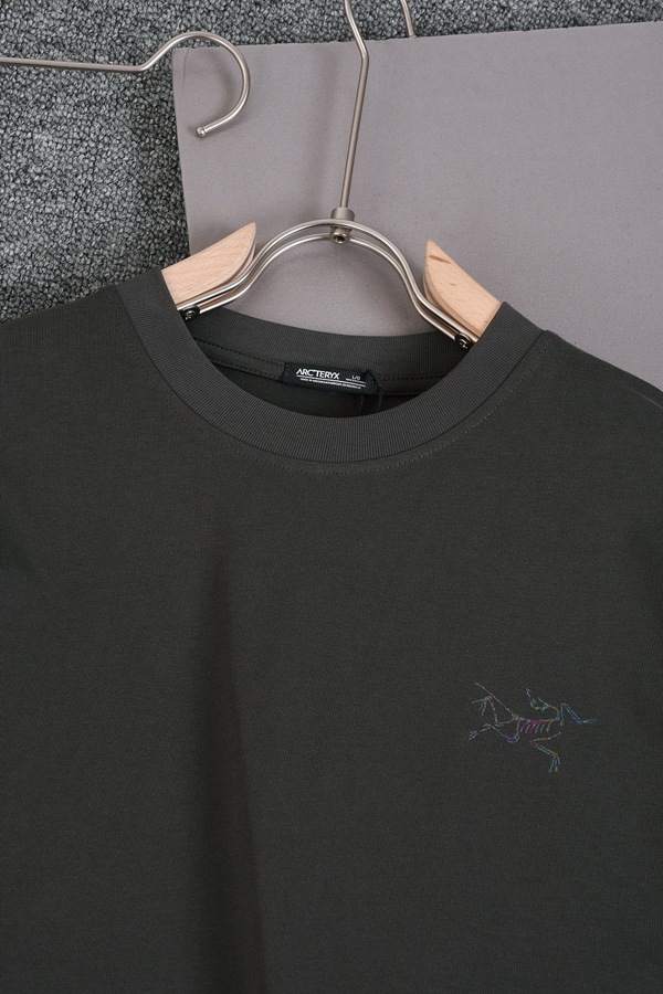 ブランドTシャツ背面デザイン